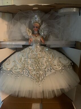 Bob Mackie Empress Bride 1992 Barbie Doll